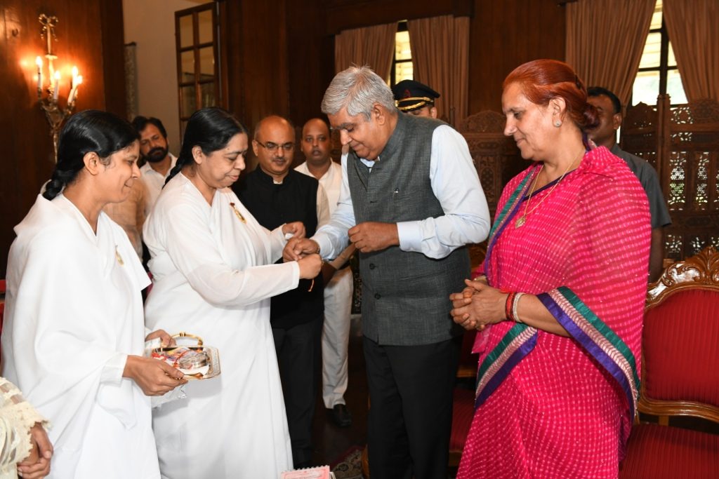 Kolkata - Tying Rakhi to Hon'ble New Governor of West Bengal, ​Jagdeep Dhankar ji