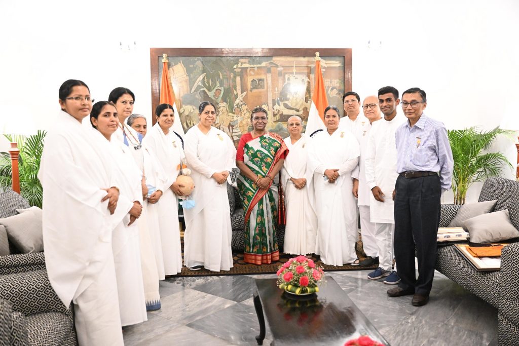 Sister BK Kanan & Group Meeting with Hon'ble President of India ​Smt Droupadi Murmu